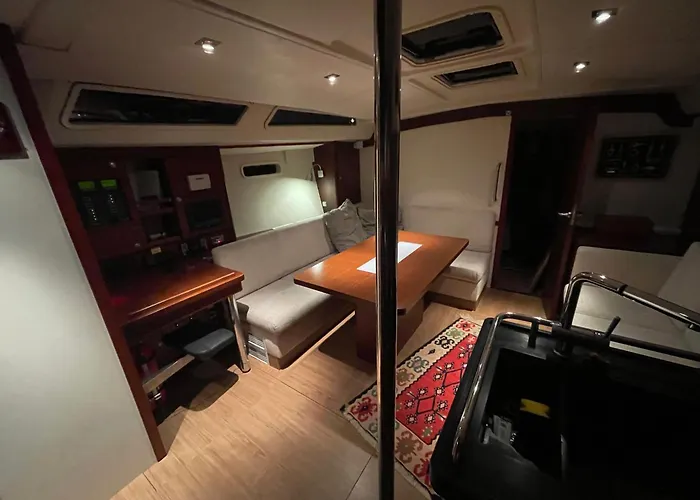 Yachtvenice Sailing Excursion Included Bateau-hôtel *