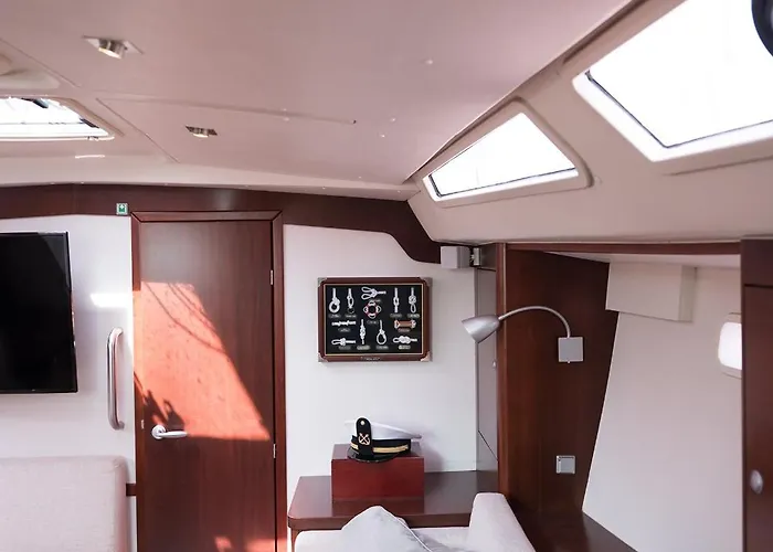 Πλωτό κατάλυμα Yachtvenice Sailing Excursion Included *