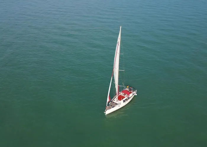 Πλωτό κατάλυμα Yachtvenice Sailing Excursion Included Βενετία