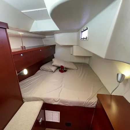 Hop Aboard! Sailing Excursion Included In Βενετία