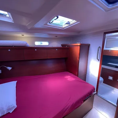 Hop Aboard! Sailing Excursion Included In Βενετία