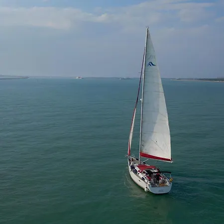 Sailyachtvenice Ботель *